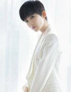 �����̷�ײ���ź������Ǽ��˶̷�Ů�Ƕ���ת��